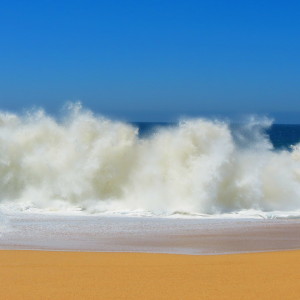 crashing-waves-140244_1280